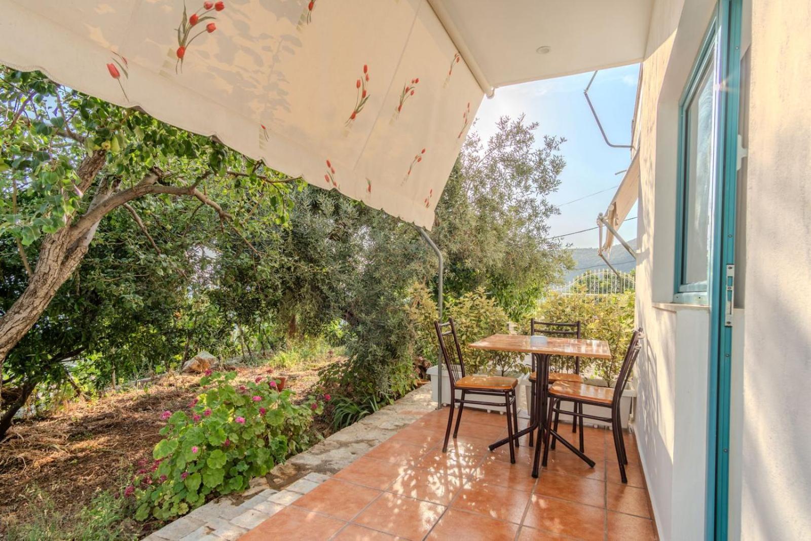 Aphrodite Garden Rooms&Apartment Himare Buitenkant foto